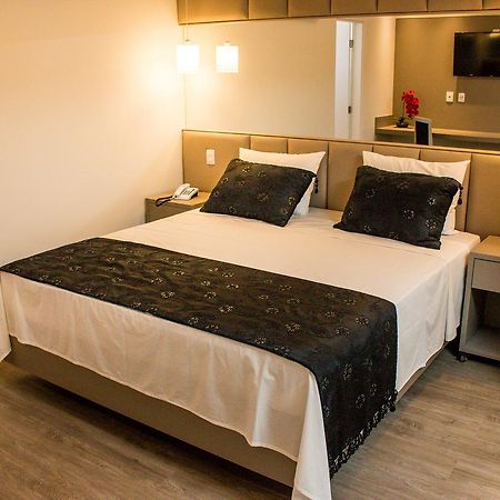 Ity Hotel Cristalina Esterno foto