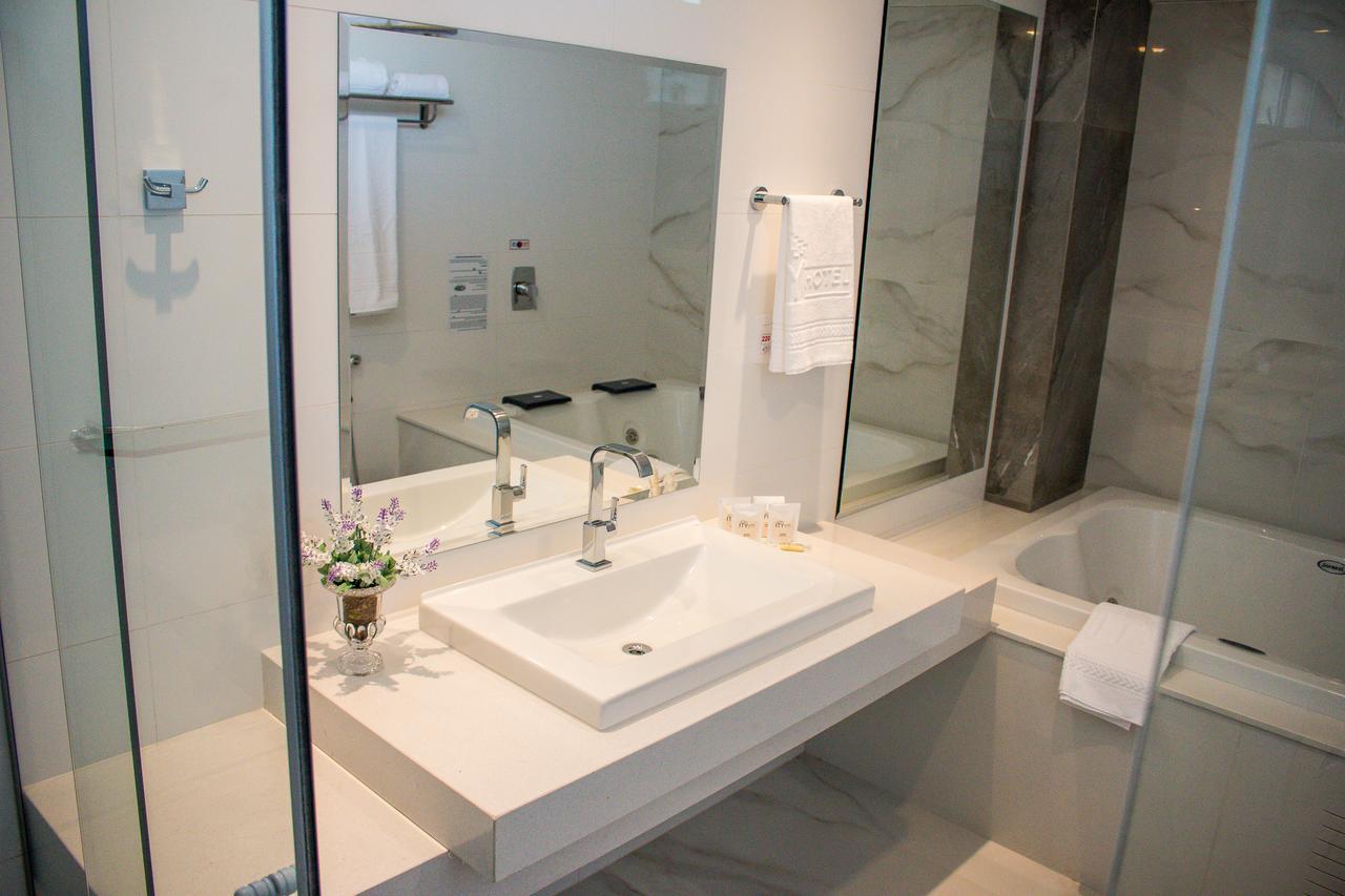 Ity Hotel Cristalina Esterno foto