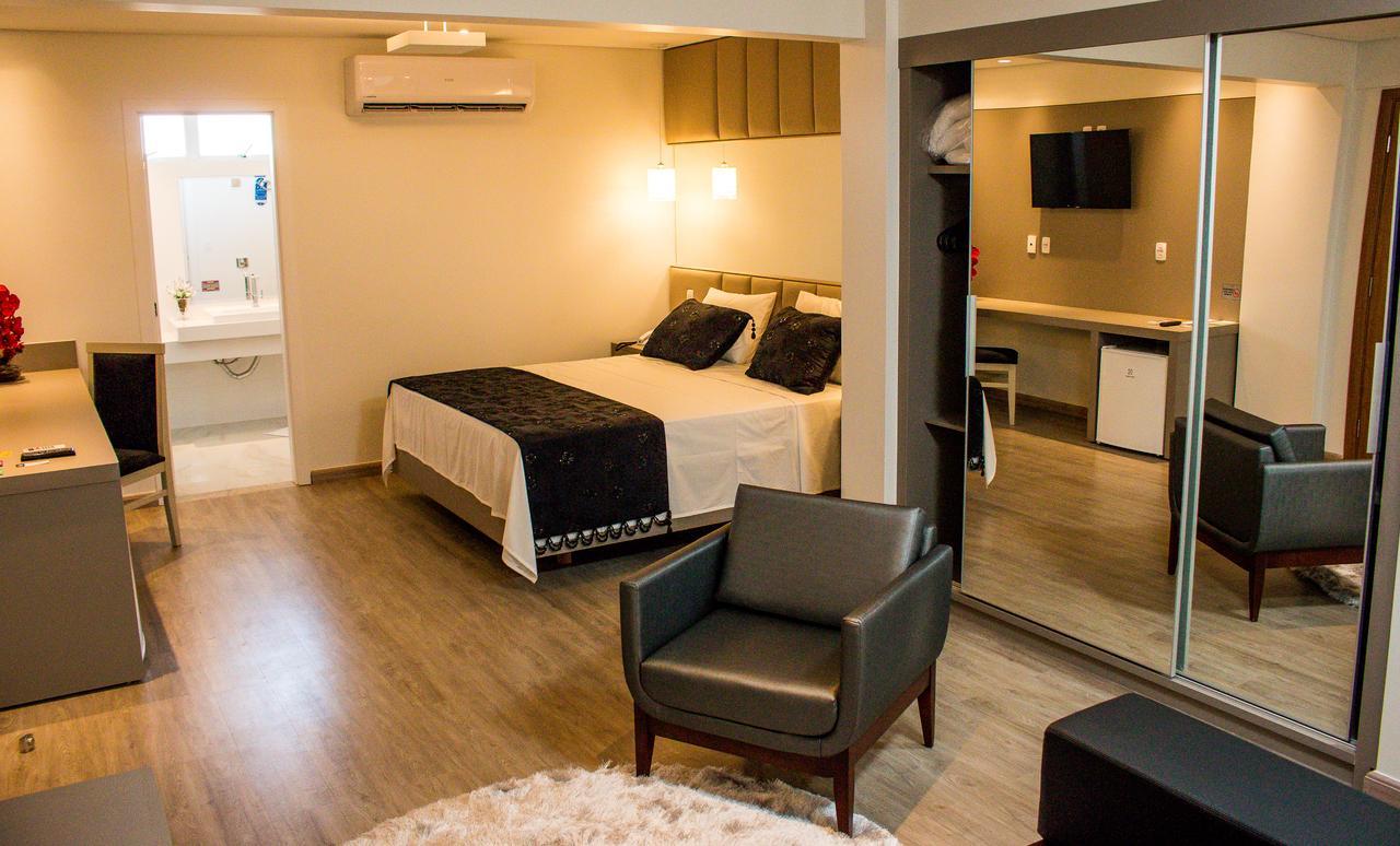 Ity Hotel Cristalina Esterno foto
